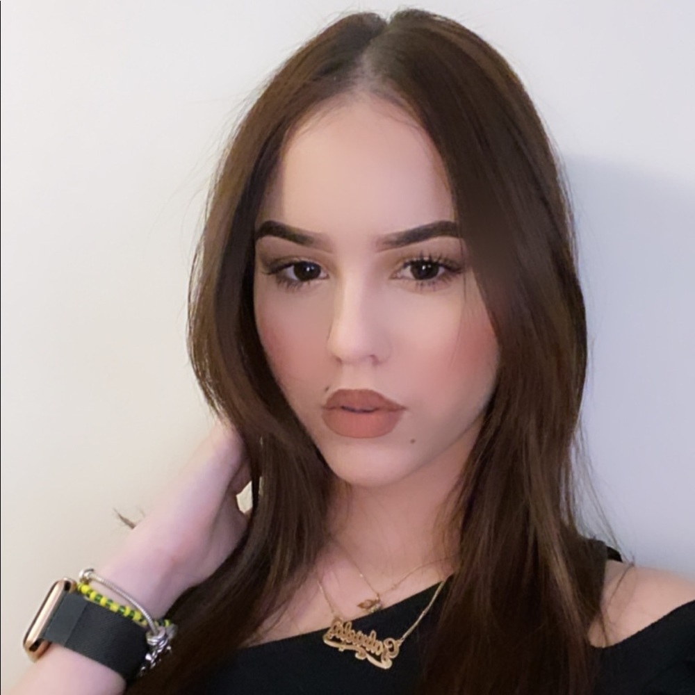 Meet your Posher, Gabriela